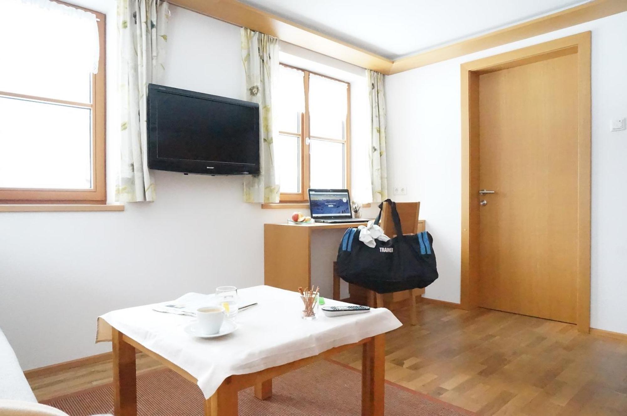 Haus Schwendinger Hotel Mellau Bagian luar foto